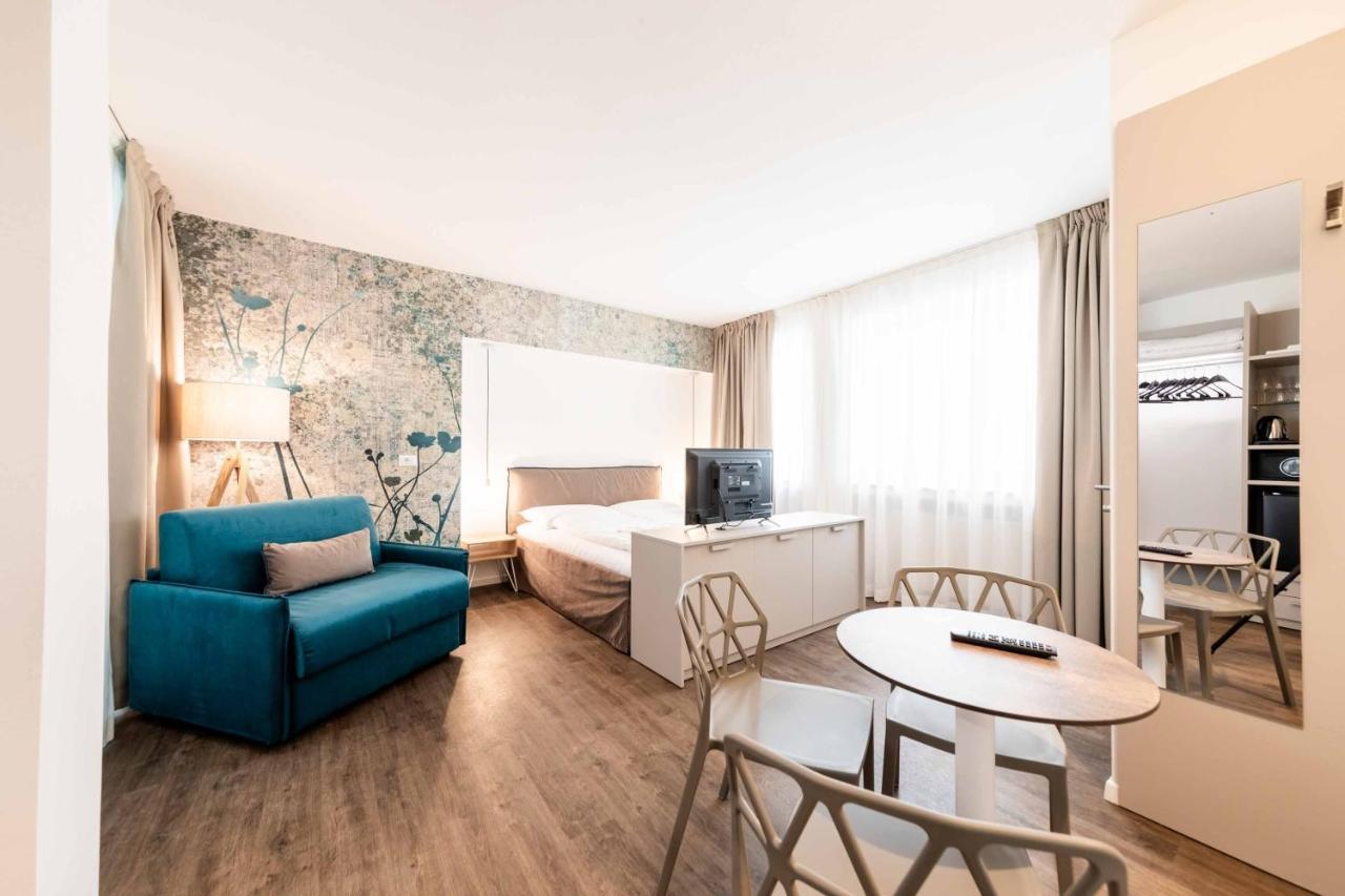 Stay Cooper L Guesthouse Zum Loewen Μεράνο Εξωτερικό φωτογραφία