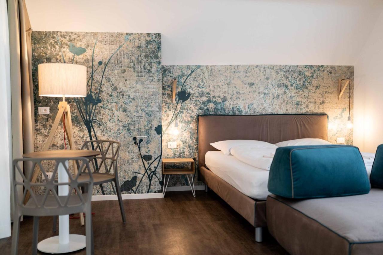 Stay Cooper L Guesthouse Zum Loewen Μεράνο Εξωτερικό φωτογραφία