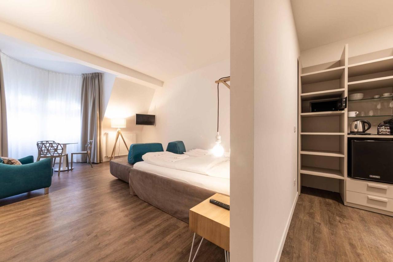 Stay Cooper L Guesthouse Zum Loewen Μεράνο Εξωτερικό φωτογραφία