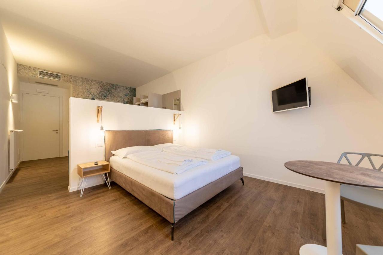 Stay Cooper L Guesthouse Zum Loewen Μεράνο Εξωτερικό φωτογραφία